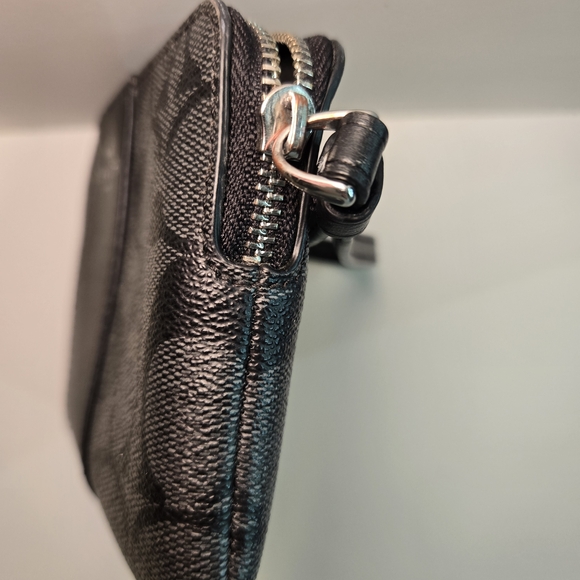 Coach Signature Black Wristlet - Picture 6 of 6